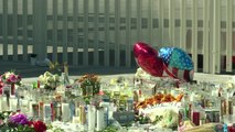 Las Vegas: un mémorial de fortune rend hommage aux victimes