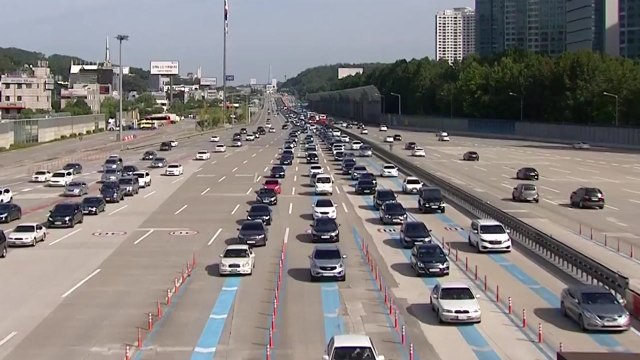 고속도로 정체 본격화...오후 4시 정체 절정 / YTN