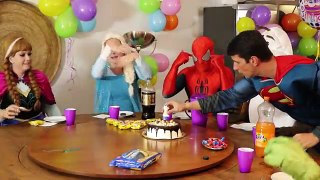 Frozen Olaf Birthday! Frozen Elsa, Anna, Spiderman, Hulk, Superman e Olaf - Real Life Superheroes