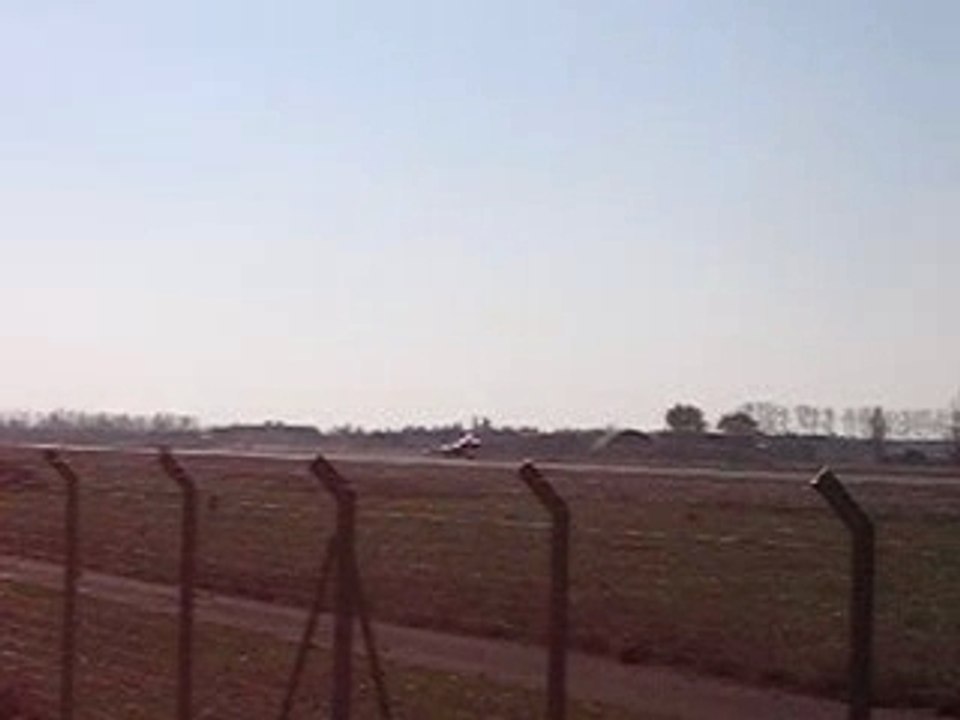 Décollage en séquence de 4 mirages 2000 sur la BA 115.