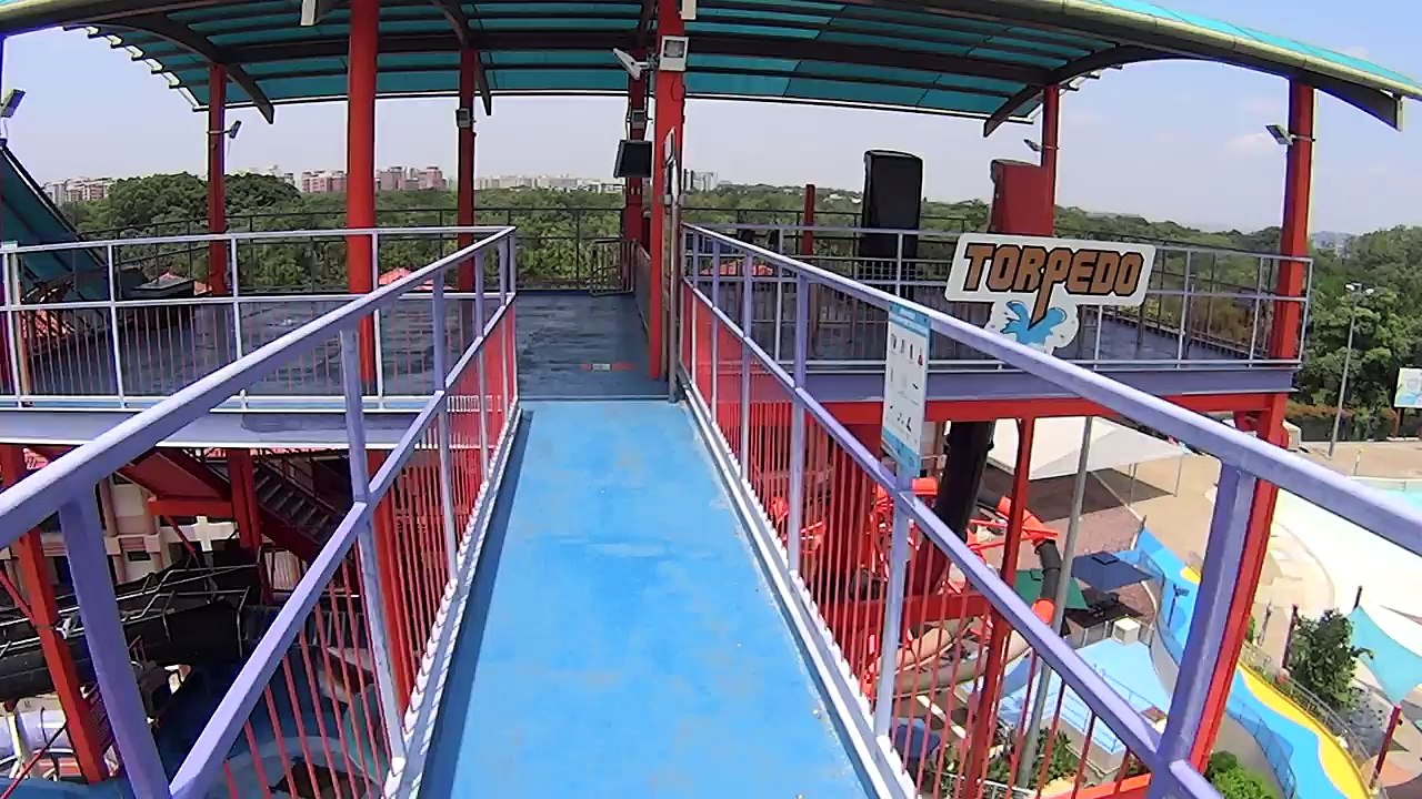 Torpedo Water Slide at Wild Wild Wet Singapore-F-yFY9W7fD0