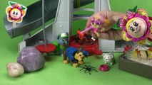 La PATRULLA CANINA: ¡Socorro, una araña! Broma en el Centro de Mando | Juego Paw Patrol español