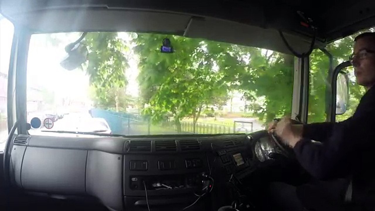 Trucker Jay in the UK: S4E12 Road to nowhere