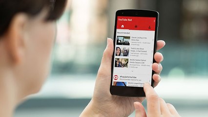 مقاطع فيديو عبر يوتيوبب حققت أرقام خيالية في 2015 ... تعرف عليها