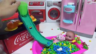 Super M&M Slide Baby Doll Bath Time Surprise Toys Learn Colors Finger Family Nursery Rhymes For Kids