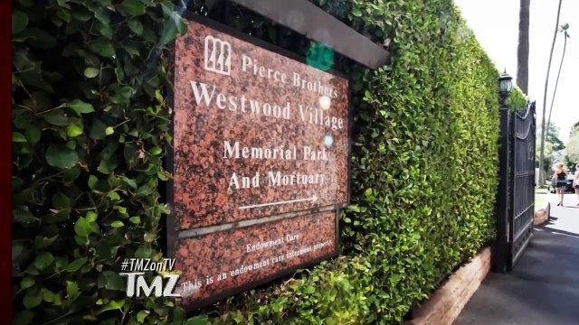 Hugh Hefner Laid to Rest in Private Ceremony with Kids, Crystal and Playboy Staffers _ TMZ TV-8lleCCtm_Mc