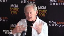 LEGENDS OF TOMORROW Victor Garber Interview - Season 3, Musical Crossover & Firestorm