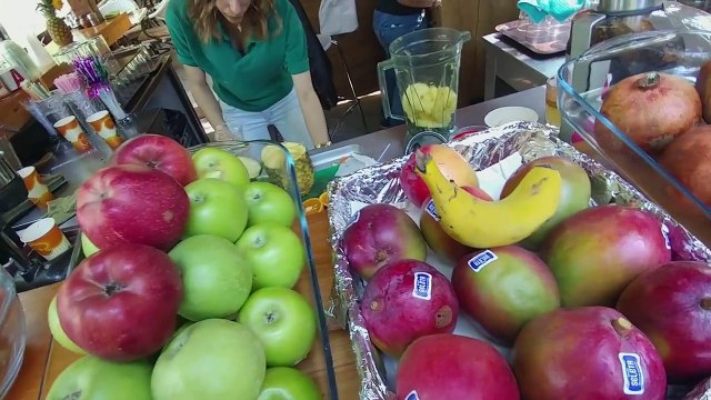 Düden Şelalesi Papağanlarla fotoğraf, ananas kokteyl yaptırdık, eğlenceli çocuk videosu