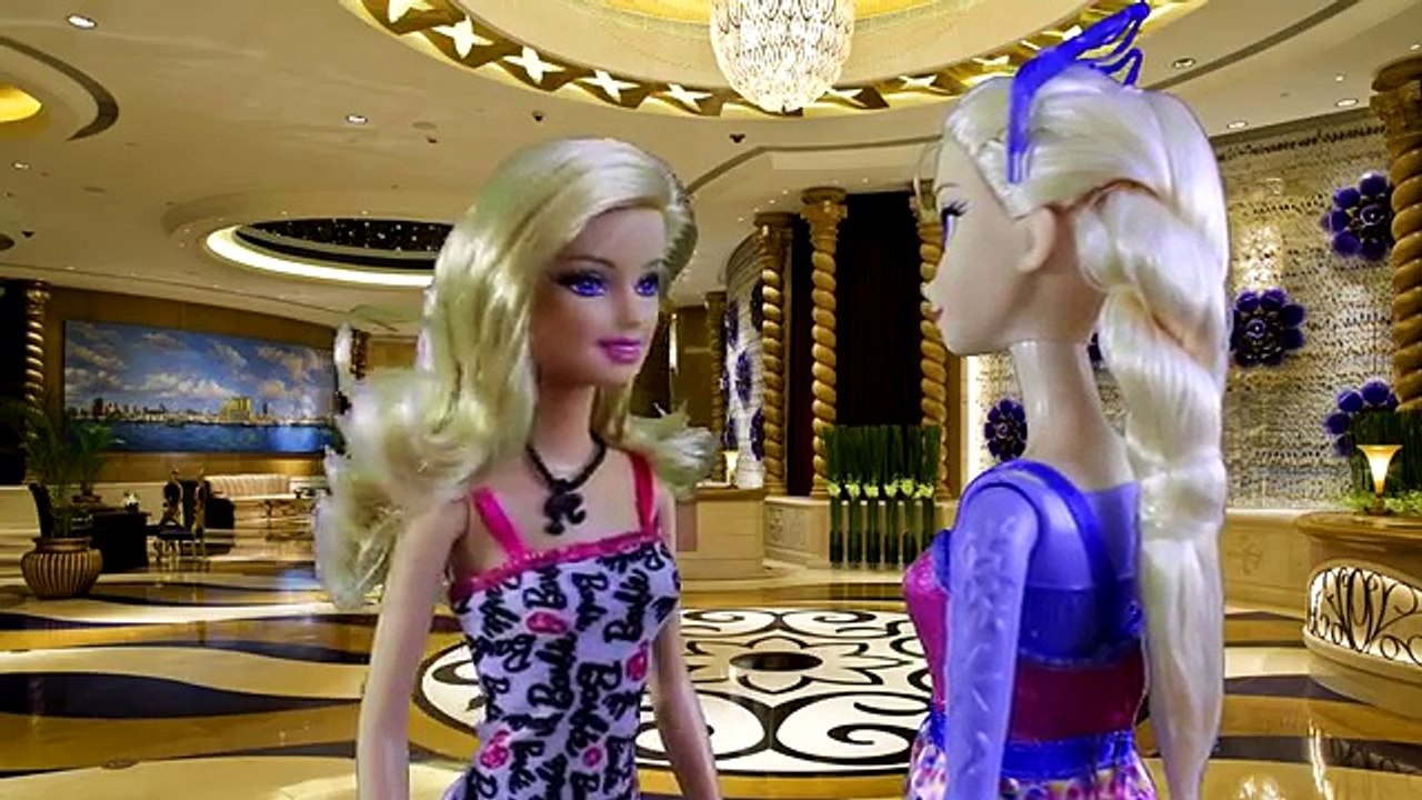 Frozen Elsa Salva Homem Aranha e Capitão América das Garras do Coringa - [Parte 31]