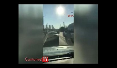 Akan trafiğe aldırmadı yaralı güvercini böyle kurtardı