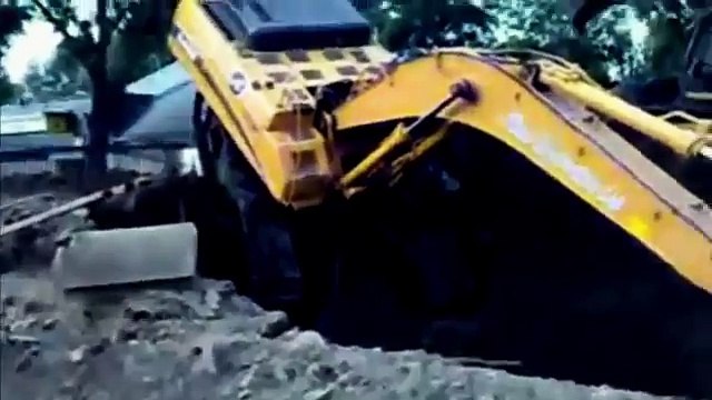 Extreme Excavator Fails & Gone Wrong