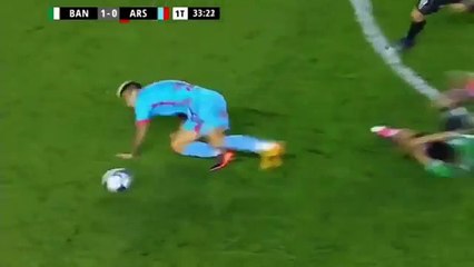 Renato Civelli encaisse le pire tacle de l’année…