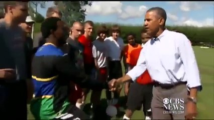 US President Barack Obama shows off his football skills fail