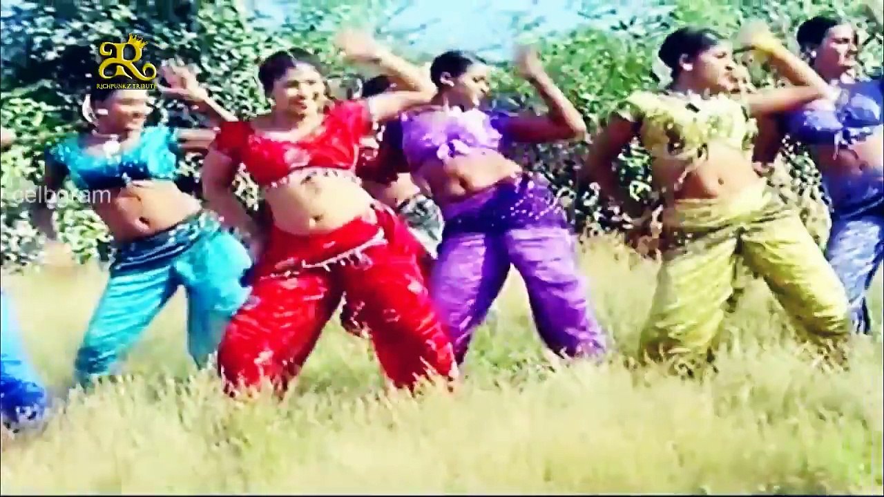 Nayanthara Chubby Old TIme Sexy Navel Show