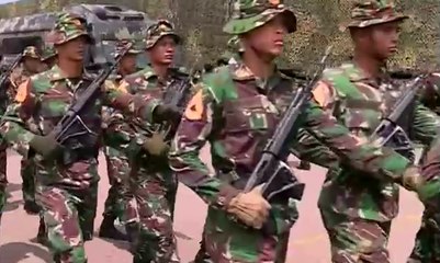 Warga Antusias Lihat Gladi Bersih HUT TNI