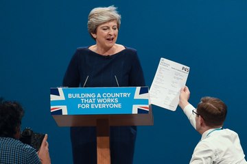 Theresa May VS Lee Nelson (Manchester - 04-10-2017)