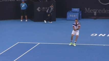 Bautista pasa a cuartos tras la retirada de su oponente, Aljaz Bedene