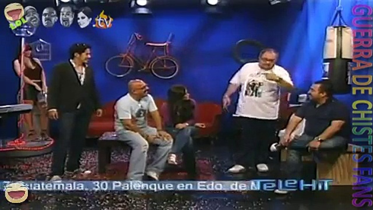Guerra de Chistes Clasico - 'Charlie Rodriguez' Con Mariana y Leia Freitas