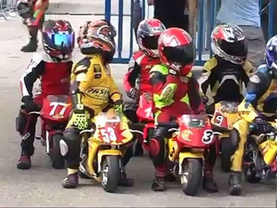 MotoGp bikers