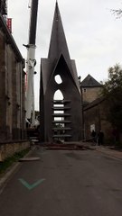 Le clocher de Ferrières soulevé jusqu'au sommet