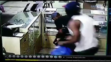 Loja oferece recompensa para quem entregar ladrões em Conceição de Castelo