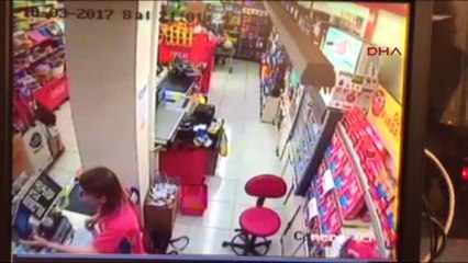 Antalya Ampute Basketbolcu, Kadın Kasiyeri Darp Etti