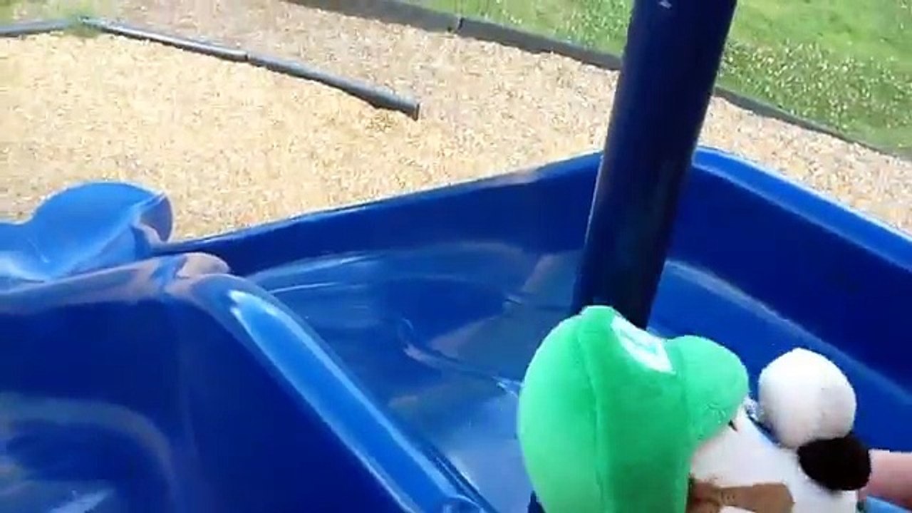 Mario and Luigi go to the park,2