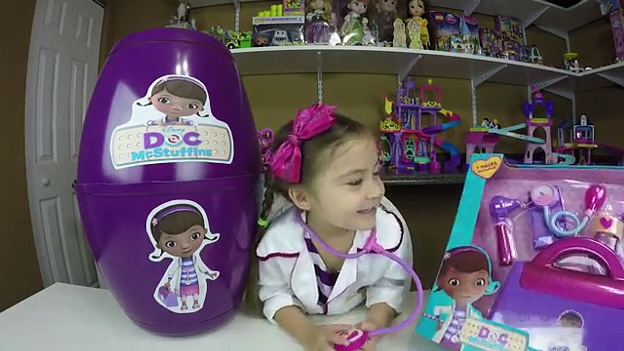 HUGE SURPRISE EGG DOC MCSTUFFINS + Surprise Toys + Play-Doh Doc McStuffins Kid-Friendly Toy Opening