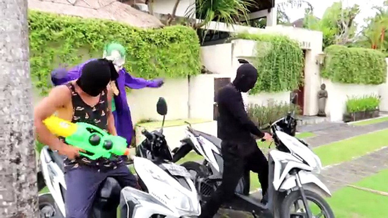 THE AVENGERS : Spiderman & Hulk Belle Frozen Elsa RACING PRANK! Joker Disney Toys Movie in Real Life