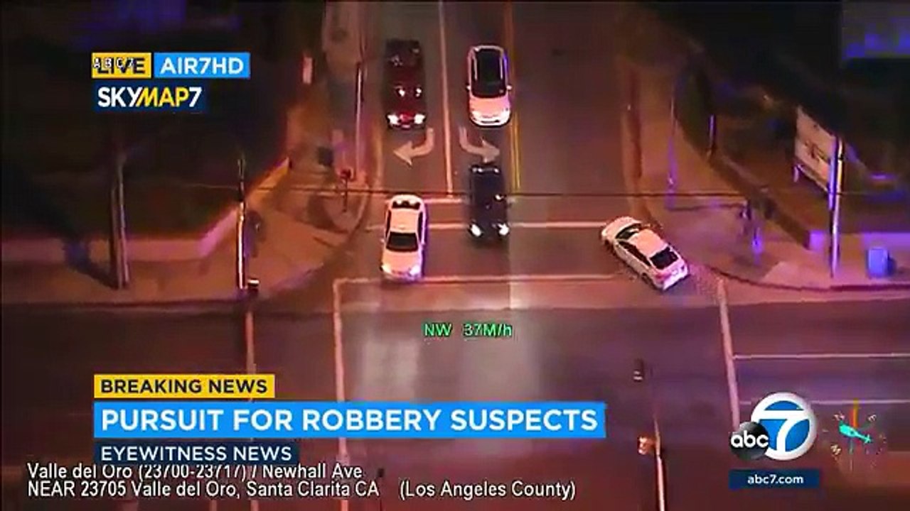 Police chase robbery suspects