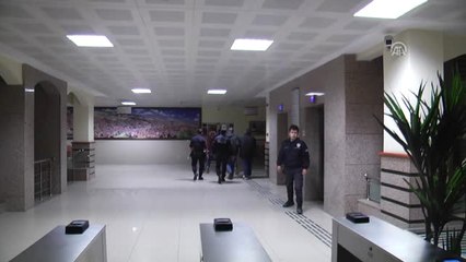 Sığınmaevinde Kalan Eşini Tabancayla Öldüren Koca ile Babası Tutuklandı