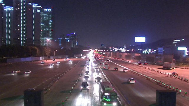 [YTN 실시간뉴스] 고속도로 소통 원활...오전 9시쯤 다시 정체 / YTN