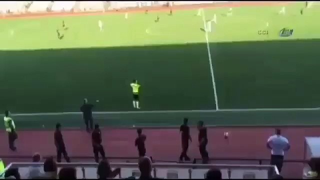 Maç Esnasında Sahadan Geçen Ambulans