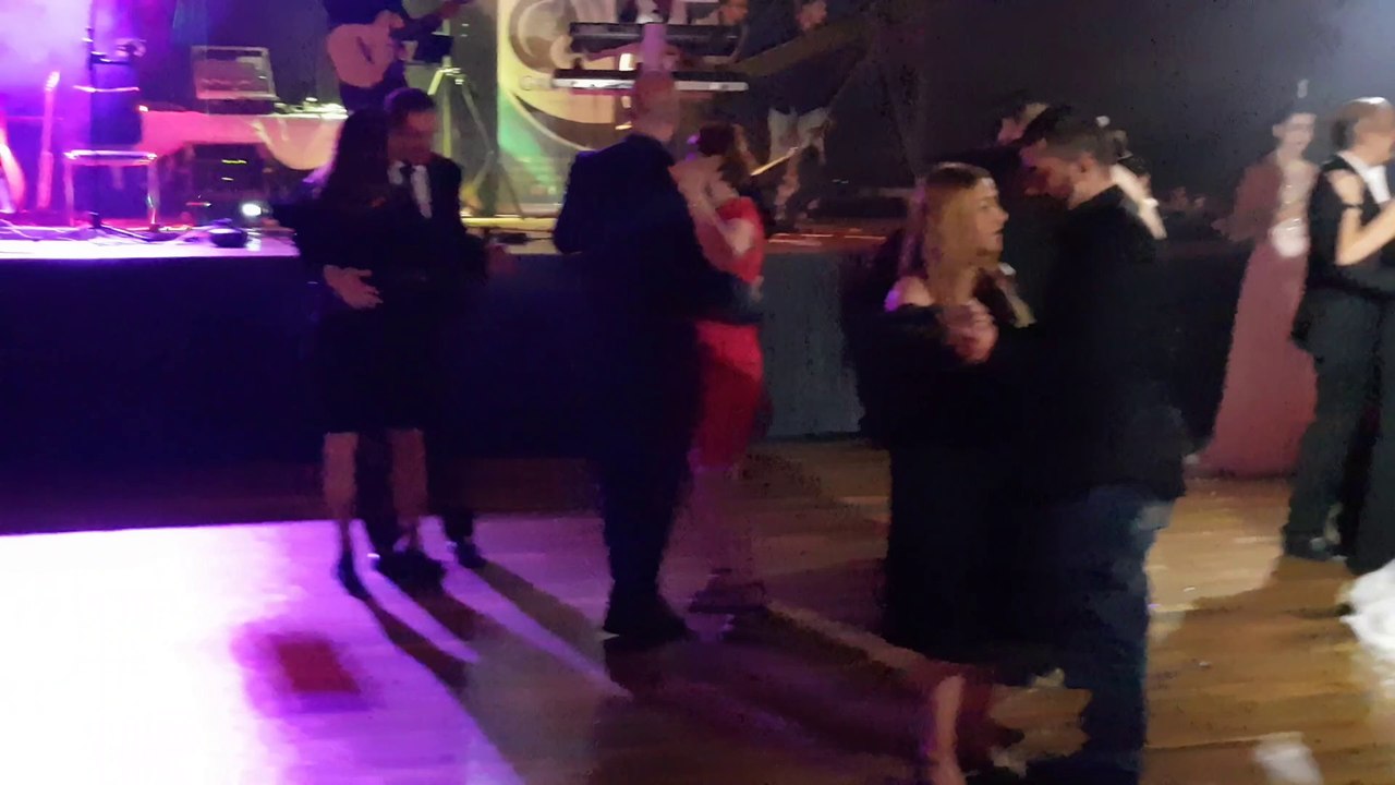 Grup 12 dügün dans sarkisi 'zor ask' Haluk Levent cover
