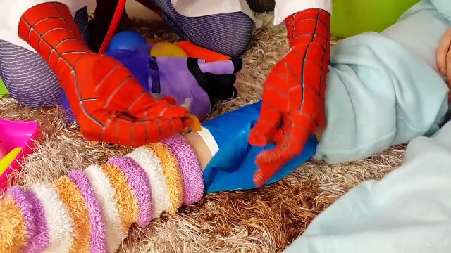 Сrying Babies! Accident! Bad baby Playing Doctor & Learn Colors With Fun / Finger Family S