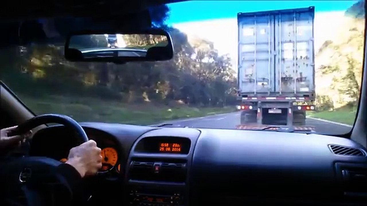 Astra - Hilux SW4 (acompanhando um kamikaze)