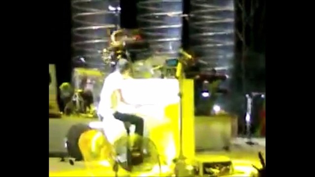 Muse - Feeling Good, Singapore Fort Canning Park, 01/16/2007