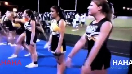 CHEERLEADER FAILS
