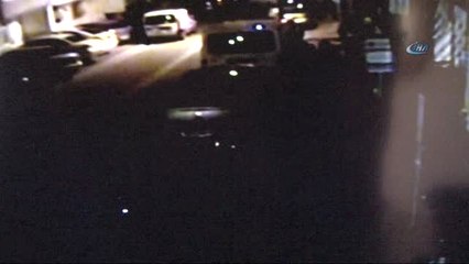 Park Halindeki Araçtan 50 Bin Liralık Hırsızlık Kamerada