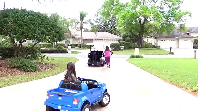 SARAH CRUSHES WATER BALLOONS WITH CAR Kids Driving Cars Challenge w/ Sophia Toys To See Fun