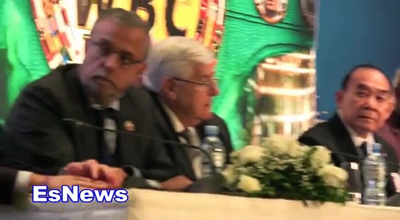 Azerbaijan Minister  Loves Boxing WBC in Baku EsNews Boxing-0b5OgMjBgGQ