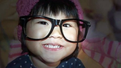 Transitioning: Transgender Children: Trailer HD VO st EN