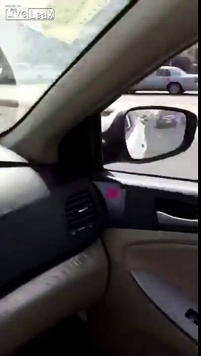 Incendie d'une Rolls Royce à 500000€ sur le bord de l'autoroute !
