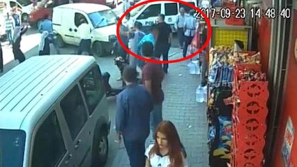 Esenler'de Polisin Önünde Araca Kazma, Sopa ve Taşlarla Saldırdılar