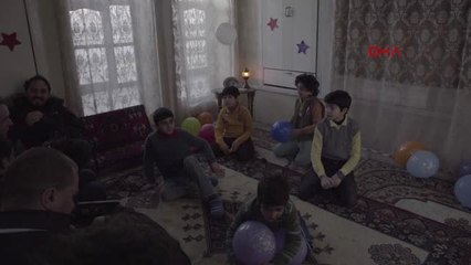 Bosnalı Yönetmen Türkiye'deki Suriyeli Yetimleri Beyazperdeye Taşıdı