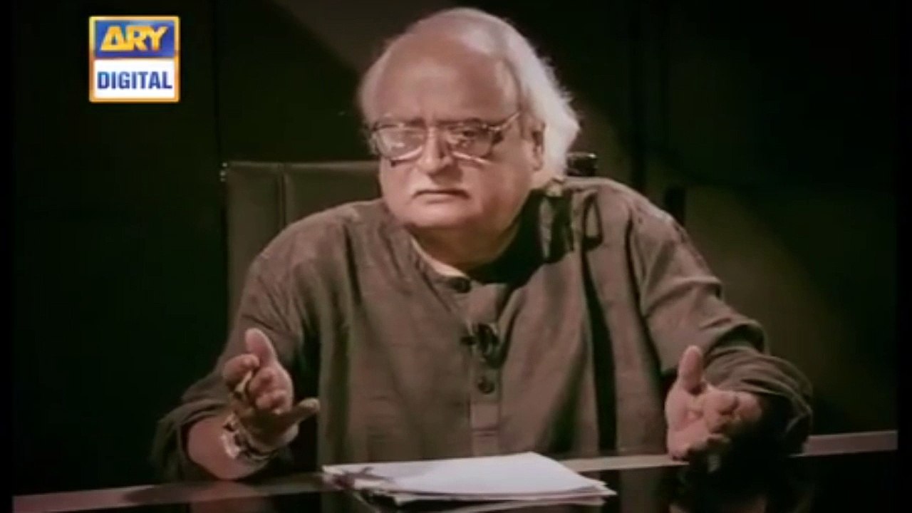 Aap Har Baat Ko Siyasi Rang Kyun Dey Rahe Hain?