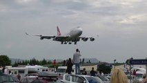 Qantas 747 landing at wollongong airport VH-Oja