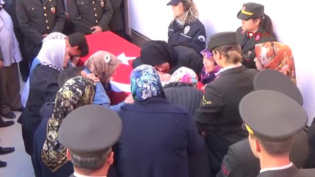 Hakkari Şehidi Uzman Çavuş Ömer Doğan Karaman'da Son Yolculuğuna Uğurlandı