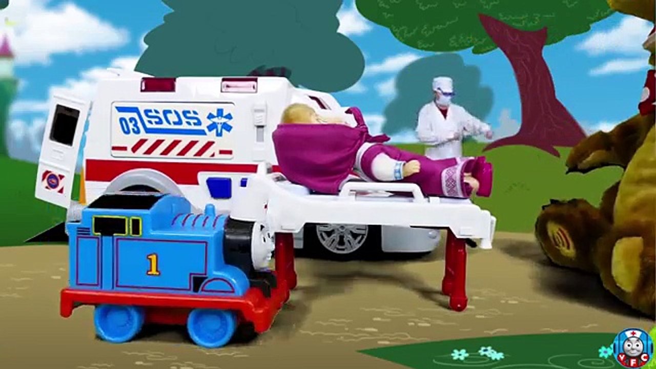 TRAINS FOR CHILDREN: Doctor Thomas Train Treats Masha and Bear from Poisoning Ice Cream