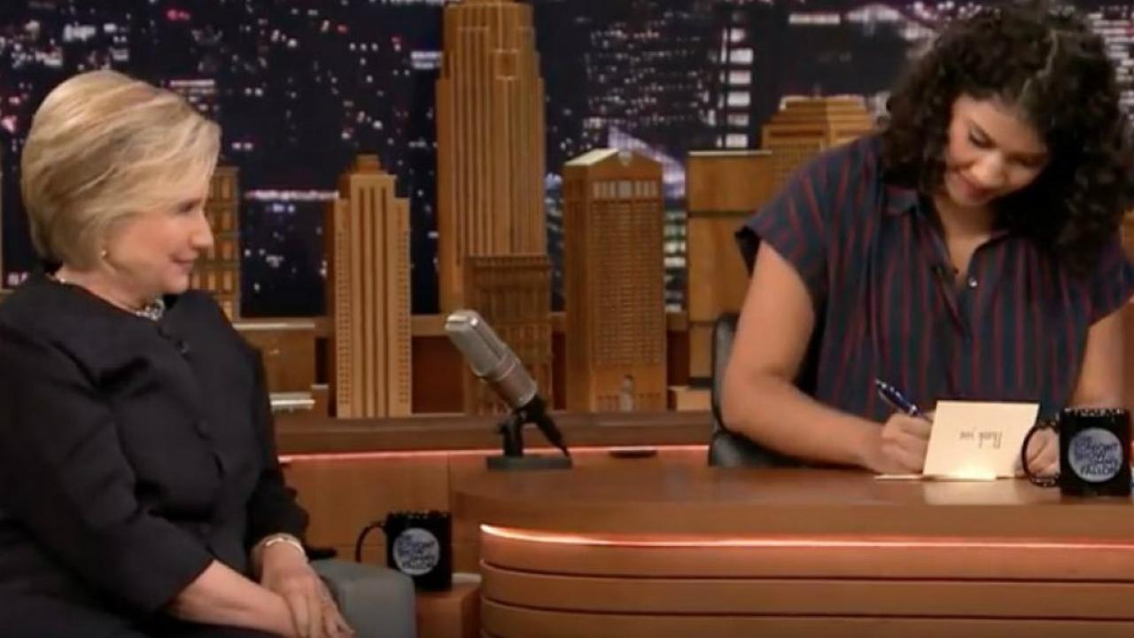 Hillary Clinton Receives Thank You Notes from 'Tonight Show's' Female Writers | THR News